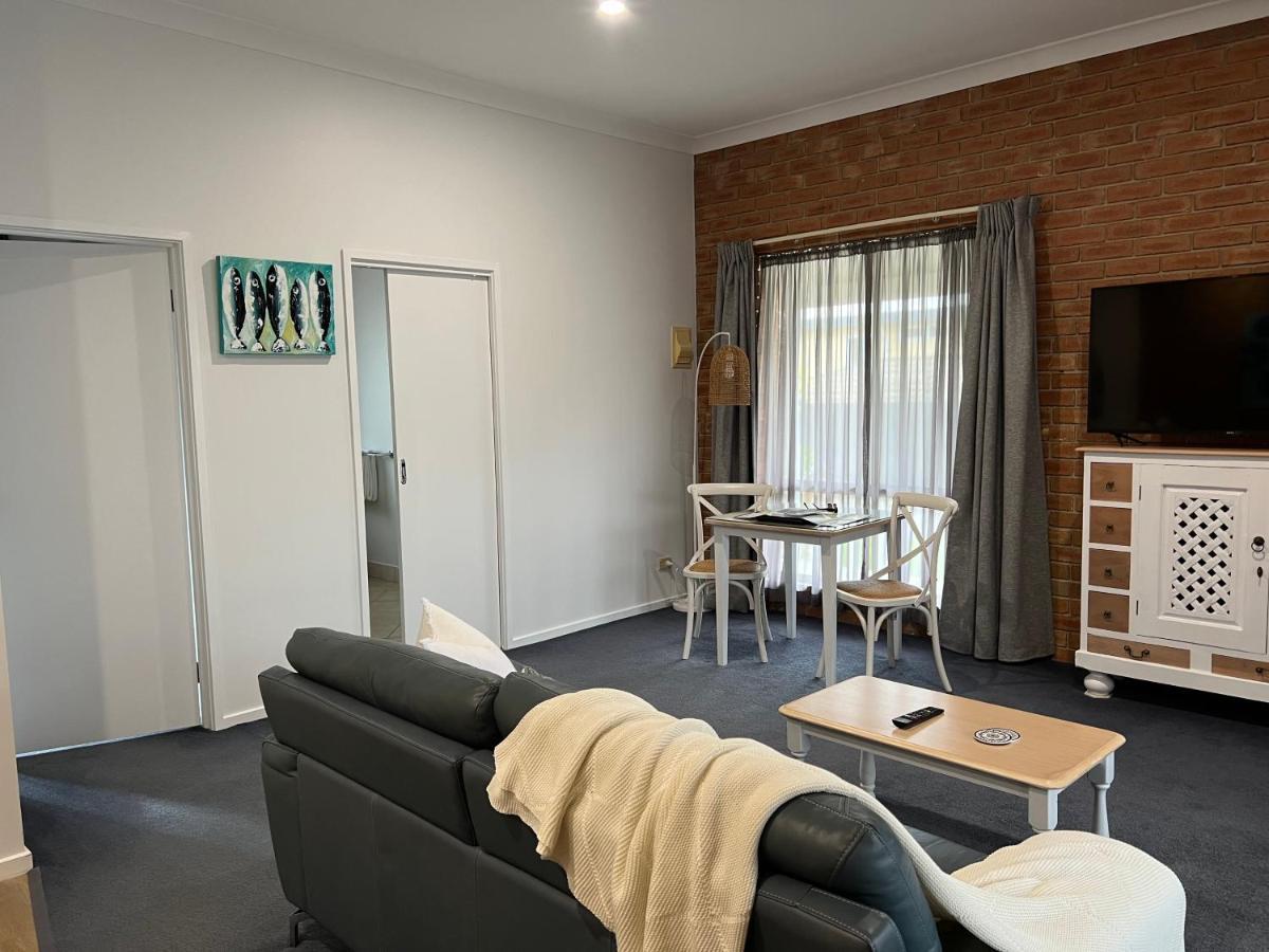 Coastal Waters Motor Inn Lakes Entrance Εξωτερικό φωτογραφία